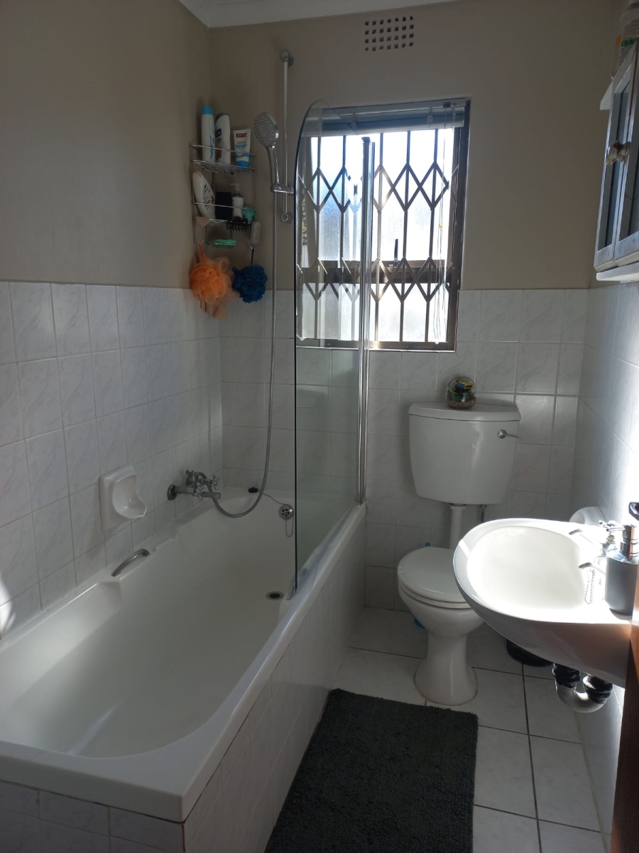 3 Bedroom Property for Sale in Vredekloof Western Cape